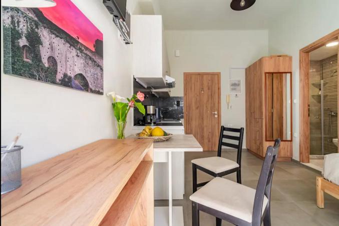 Punto Central Home In Heraklio City Iraklion Buitenkant foto